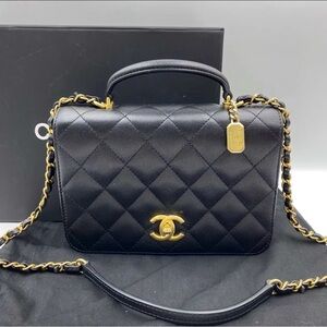 Chanel Black Quilted Shoulder Bag with Gold Chain